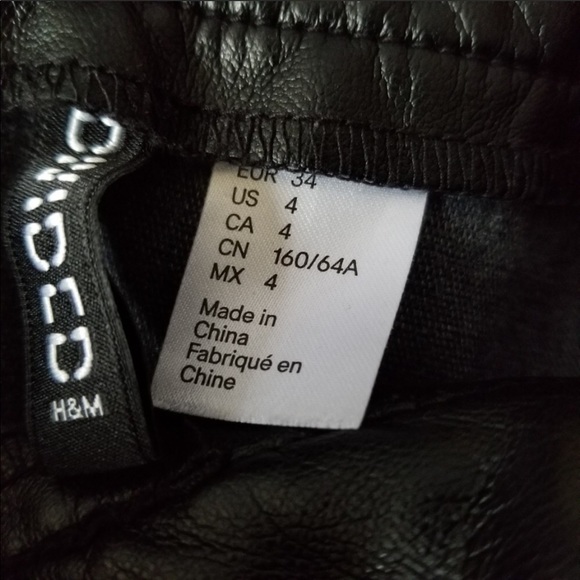 🎉SALE🎉 H&M Faux Leather Skater Skirt - Picture 3 of 3